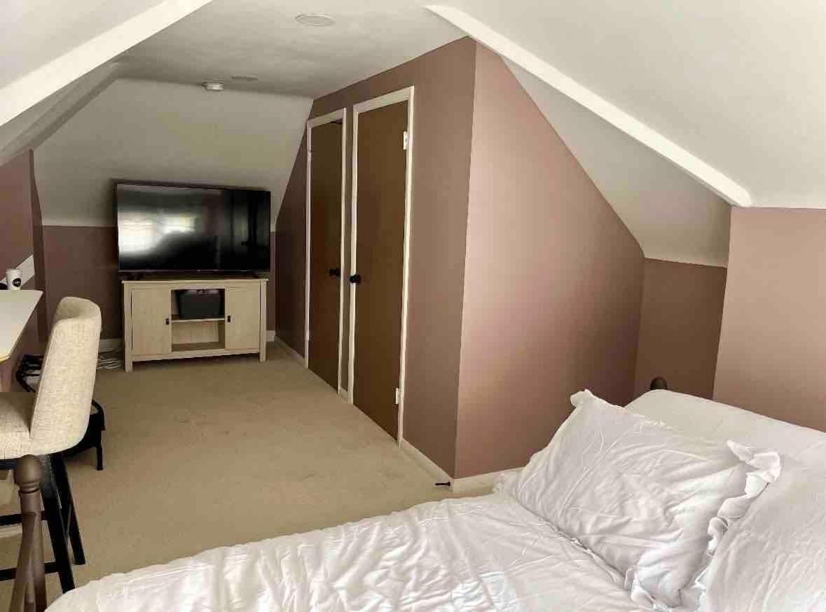 Elevated Entertainment Sleep Suite Cleveland Eksteriør billede